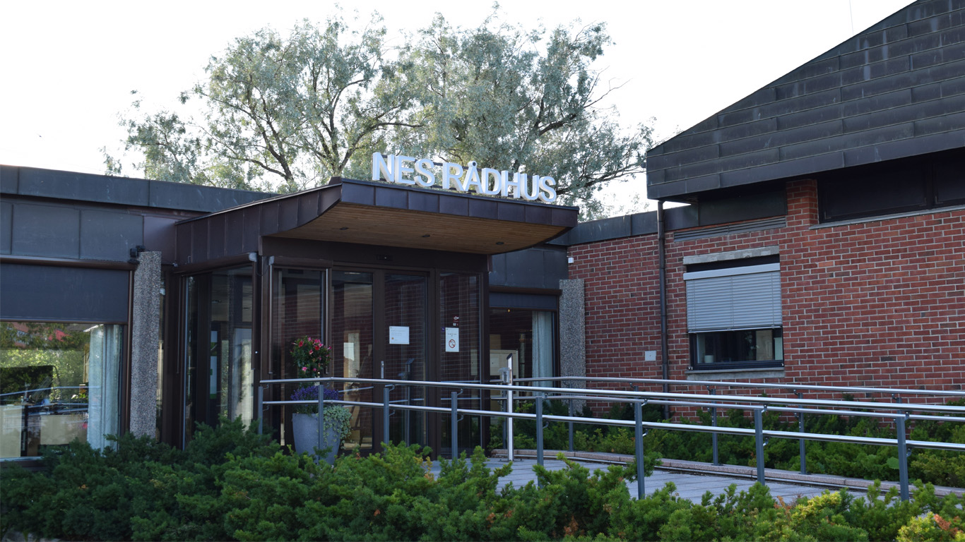 Bilde - Nes Rådhus
